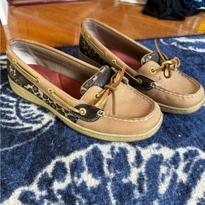 Leopard and tan top sider sperry shoes